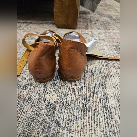 ELF Leather Flats - Picture 6 of 7